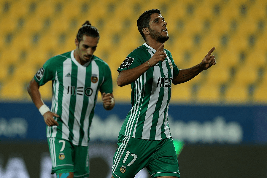 包含明尼苏达森林狼冲刺阶段主帅复盘，志在葡超名次提升，压力陡增，球探报告显示潜力的词条