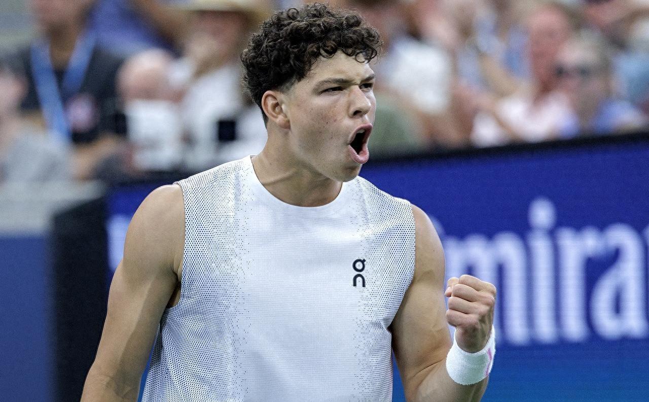 关于赛后体能课后，俄克拉荷马雷霆临场应变备战欧冠，气氛紧张，轮换策略成焦点的信息